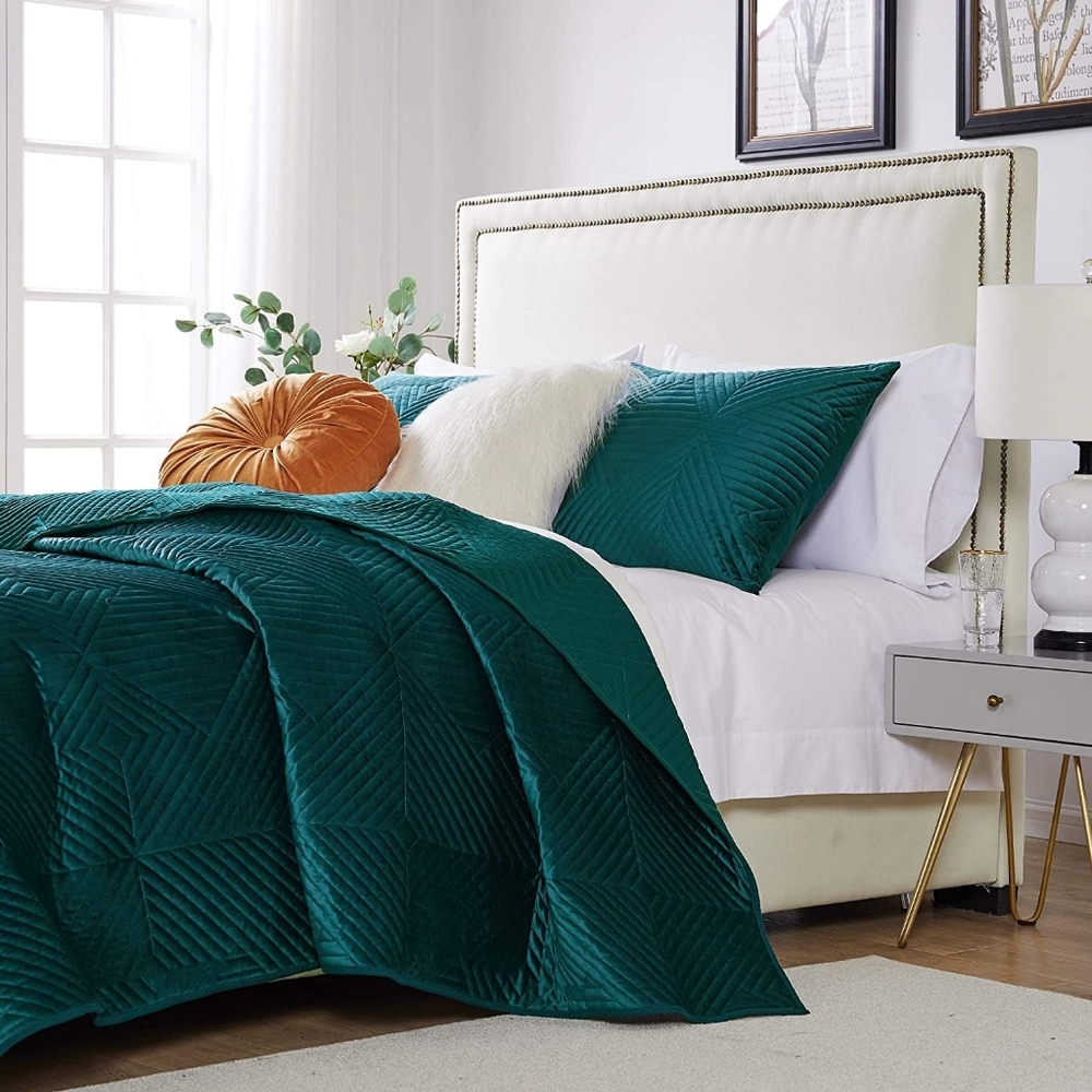 Barefoot Bungalow Riviera Velvet Modern Quilt Set, Teal, King - Reversible - Picture 3 of 10